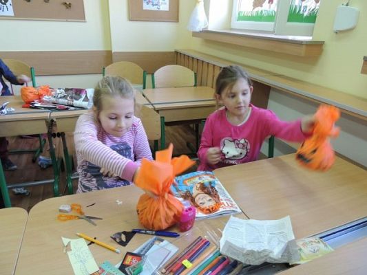  Grafika #1: Dynie na Halloween w wykonaniu pierwszoklasistów grafika