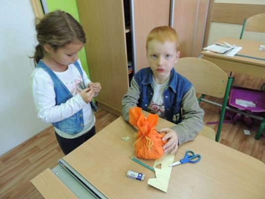  Grafika #3: Dynie na Halloween w wykonaniu pierwszoklasistów grafika