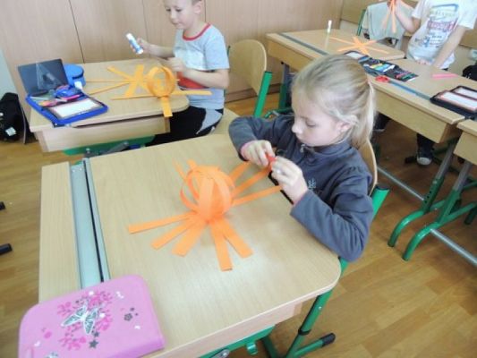  Grafika #8: Dynie na Halloween w wykonaniu pierwszoklasistów grafika