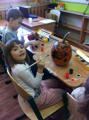  Grafika #13: Dynie na Halloween w wykonaniu pierwszoklasistów grafika