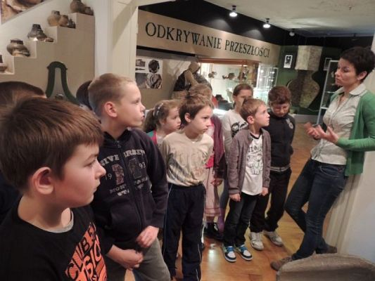  Grafika #2: Lekcja muzealna Archeolog – praca w terenie i gabinecie grafika