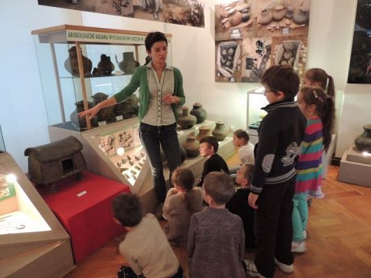  Grafika #4: Lekcja muzealna Archeolog – praca w terenie i gabinecie grafika