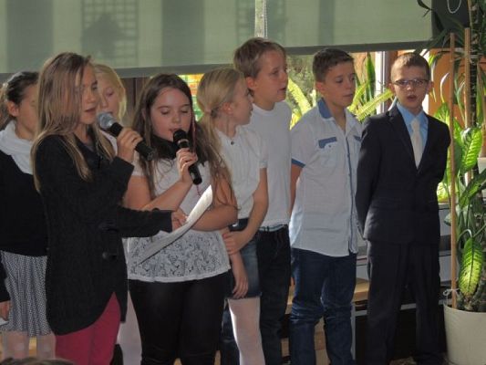  Grafika #1: Wy jesteście solą dla ziemi i światłem dla świata – uroczysty apel upamiętniający pontyfikat Jana Pawła II grafika