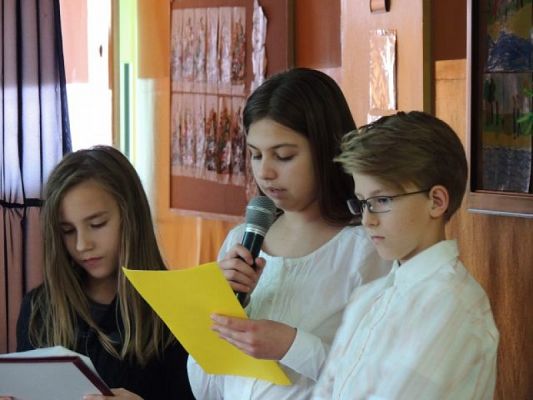  Grafika #4: Wy jesteście solą dla ziemi i światłem dla świata – uroczysty apel upamiętniający pontyfikat Jana Pawła II grafika