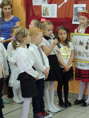  Grafika #3: Pasowanie pierwszoklasistów grafika