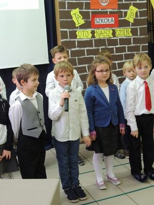  Grafika #5: Pasowanie pierwszoklasistów grafika