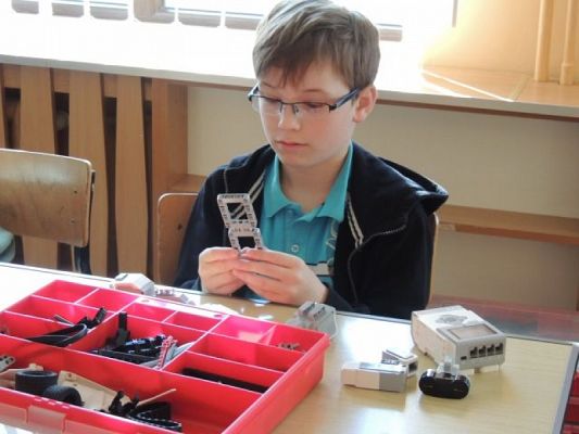  Grafika #2: Klub LEGO MINDSTROMS grafika