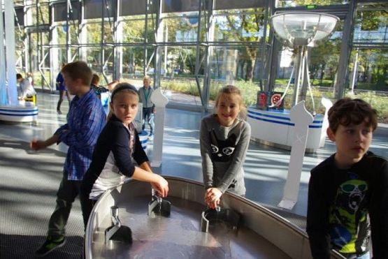  Grafika #4: Wycieczka do Centrum Nauki EXPERYMENT grafika