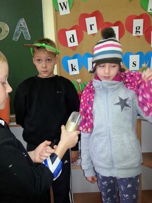  Grafika #3: Jesienny teatr" klasy IIa grafika