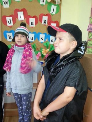  Grafika #4: Jesienny teatr" klasy IIa grafika