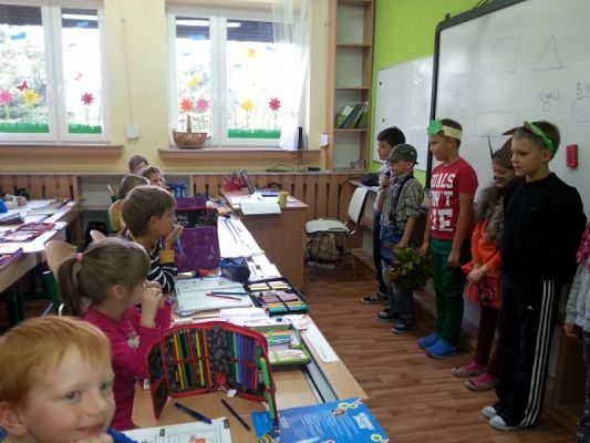  Grafika #5: Jesienny teatr" klasy IIa grafika