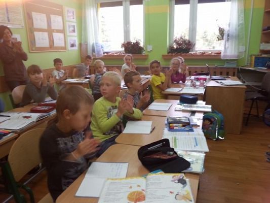  Grafika #7: Jesienny teatr" klasy IIa grafika