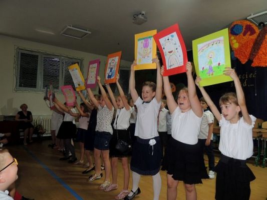 Grafika #7: Uroczyste zakończenie roku szkolnego 2015/2016 grafika