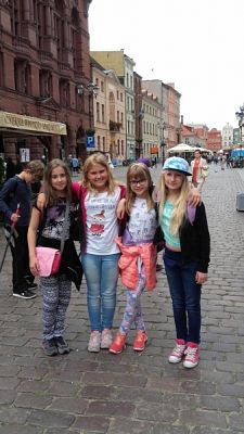 Grafika #7: Wycieczka klas czwartych do Torunia grafika