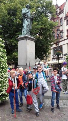 Grafika #9: Wycieczka klas czwartych do Torunia grafika