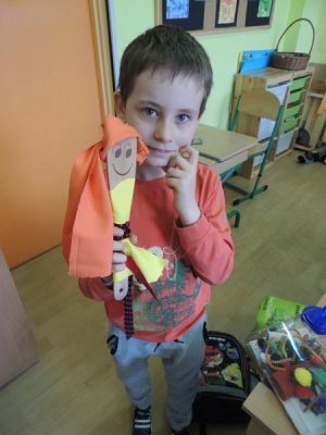 Grafika #1: Kolorowe pacynki grafika