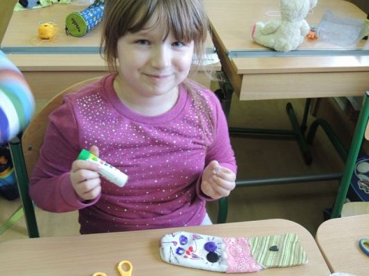 Grafika #3: Kolorowe pacynki grafika