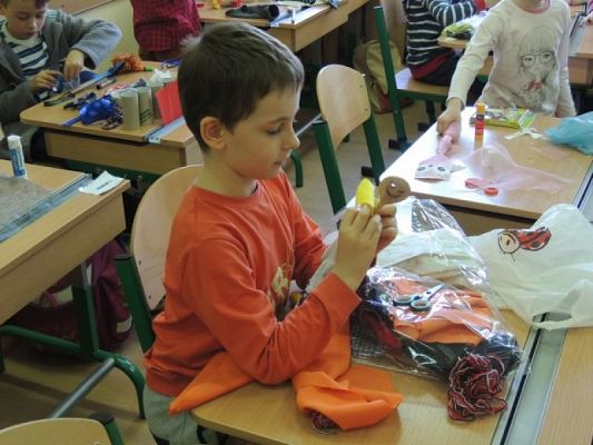 Grafika #7: Kolorowe pacynki grafika