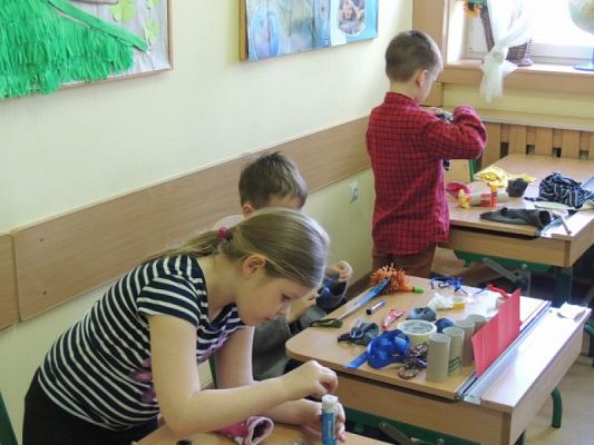 Grafika #8: Kolorowe pacynki grafika