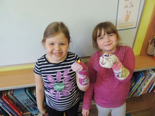 Grafika #16: Kolorowe pacynki grafika