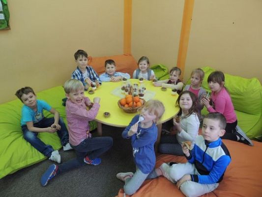  Grafika #1: Dzień Kobiet grafika