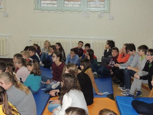  Grafika #4: Pętla zdarzeń - spektakl profilaktyczny dla uczniów klas IV-VI grafika