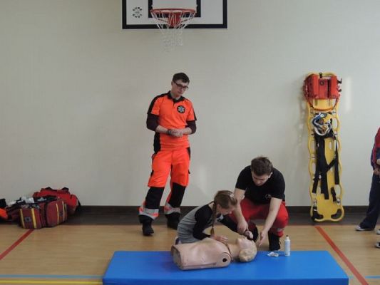  Grafika #5: Ważna lekcja o pierwszej pomocy grafika