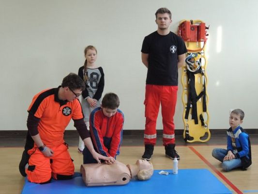  Grafika #6: Ważna lekcja o pierwszej pomocy grafika