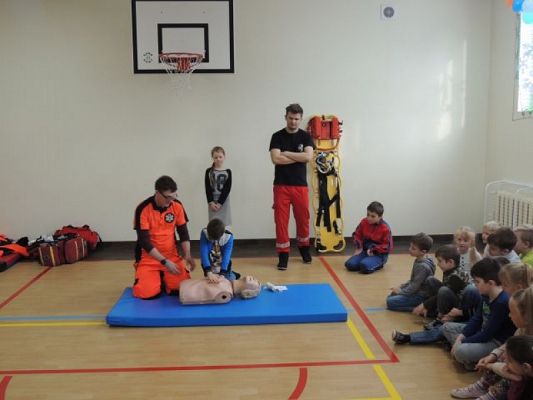  Grafika #7: Ważna lekcja o pierwszej pomocy grafika