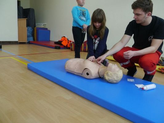  Grafika #10: Ważna lekcja o pierwszej pomocy grafika