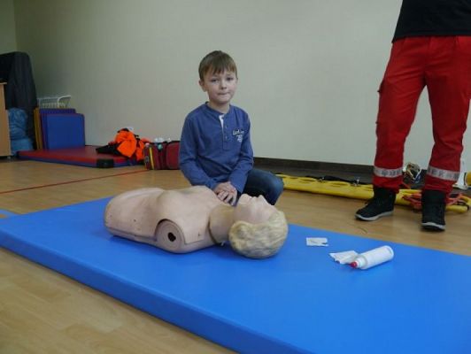  Grafika #11: Ważna lekcja o pierwszej pomocy grafika