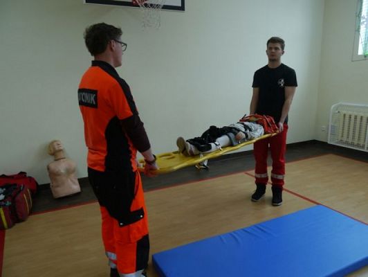  Grafika #12: Ważna lekcja o pierwszej pomocy grafika