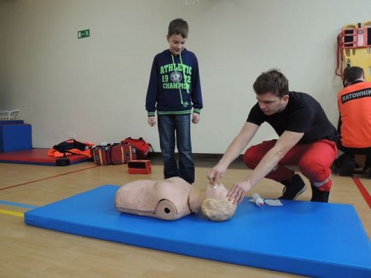  Grafika #13: Ważna lekcja o pierwszej pomocy grafika