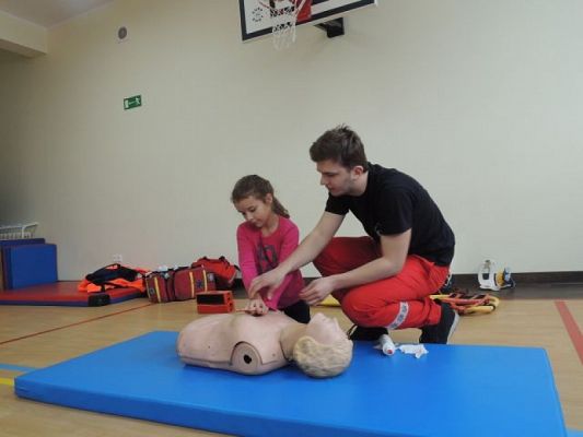  Grafika #14: Ważna lekcja o pierwszej pomocy grafika