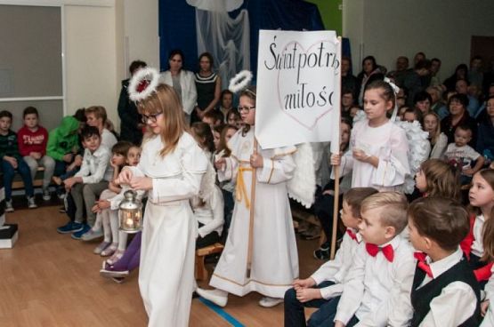  Grafika #5: Jest taka noc, na którą człowiek czeka i za którą tęskni grafika