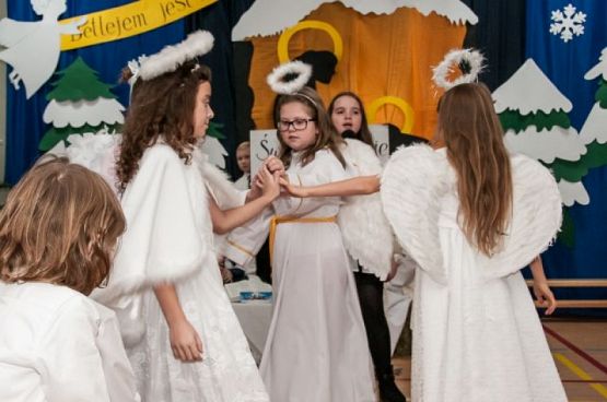  Grafika #7: Jest taka noc, na którą człowiek czeka i za którą tęskni grafika