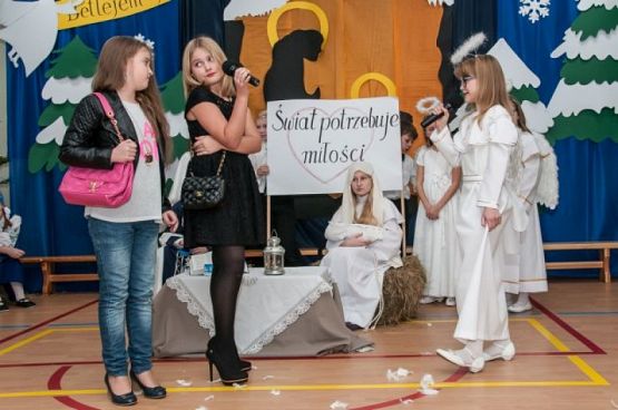  Grafika #10: Jest taka noc, na którą człowiek czeka i za którą tęskni grafika