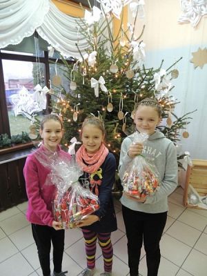  Grafika #2: Z dobrą nowiną po lęborskich placówkach, czyli czekoladowe Mikołaje rozdane! grafika