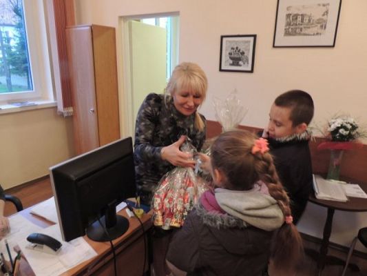  Grafika #9: Z dobrą nowiną po lęborskich placówkach, czyli czekoladowe Mikołaje rozdane! grafika