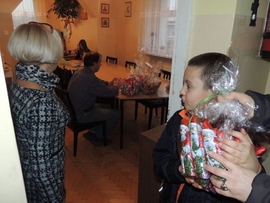  Grafika #11: Z dobrą nowiną po lęborskich placówkach, czyli czekoladowe Mikołaje rozdane! grafika