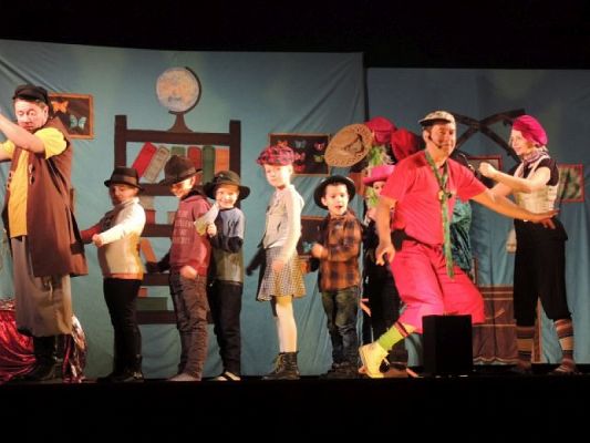  Grafika #4: Wyjście na spektakl pt. Zaczarowany świat bajek grafika