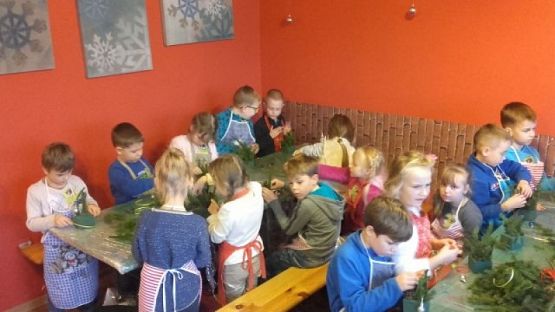  Grafika #15: Pierwszaki na Przystanku Świętego Mikołaja grafika