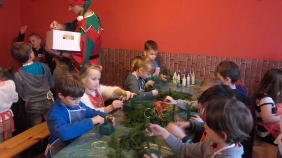  Grafika #17: Pierwszaki na Przystanku Świętego Mikołaja grafika