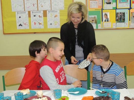  Grafika #2: Dziś cień wosku ci ukaże, co ci życie niesie w darze grafika