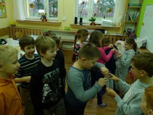  Grafika #10: Dziś cień wosku ci ukaże, co ci życie niesie w darze grafika