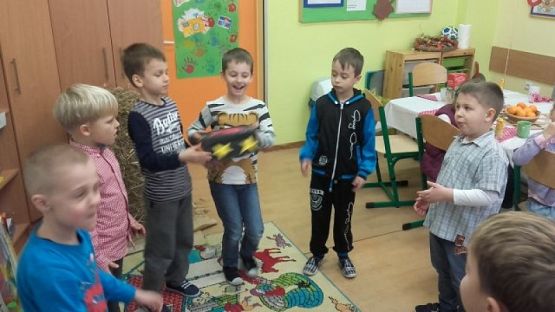  Grafika #17: Dziś cień wosku ci ukaże, co ci życie niesie w darze grafika