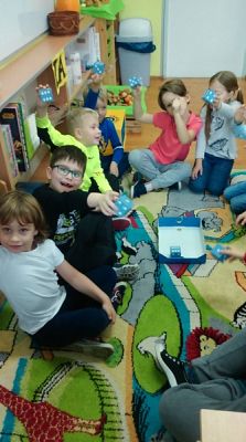  Grafika #19: Dziś cień wosku ci ukaże, co ci życie niesie w darze grafika