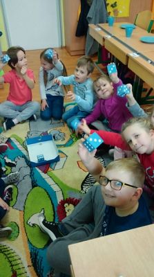  Grafika #20: Dziś cień wosku ci ukaże, co ci życie niesie w darze grafika