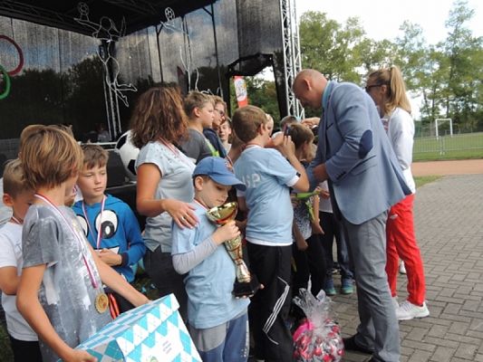  Grafika #19: Zabawa i integracja na X Mini Olimpiadzie Osób Niepełnosprawnych w Charbrowie grafika