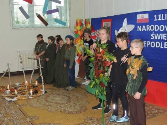  Grafika #0: Uroczysty Apel z Okazji Rocznicy Odzyskania Niepodległości grafika